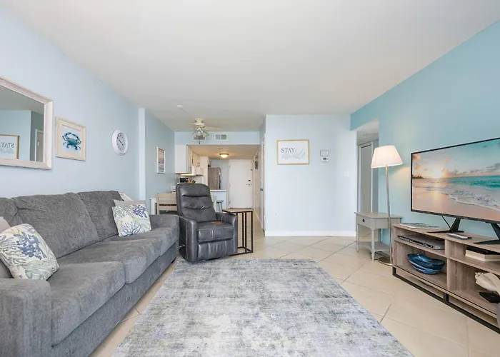 Apartment Surf & Racquet 502b