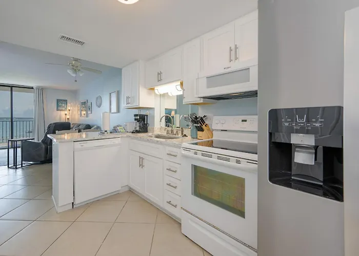 Surf & Racquet 502b Apartment