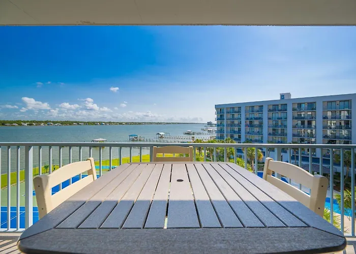 Surf & Racquet 502b Apartment *