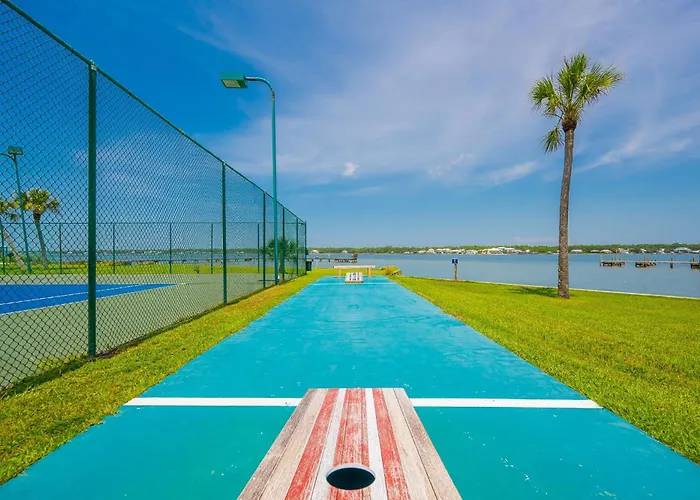 Apartment Surf & Racquet 502b
